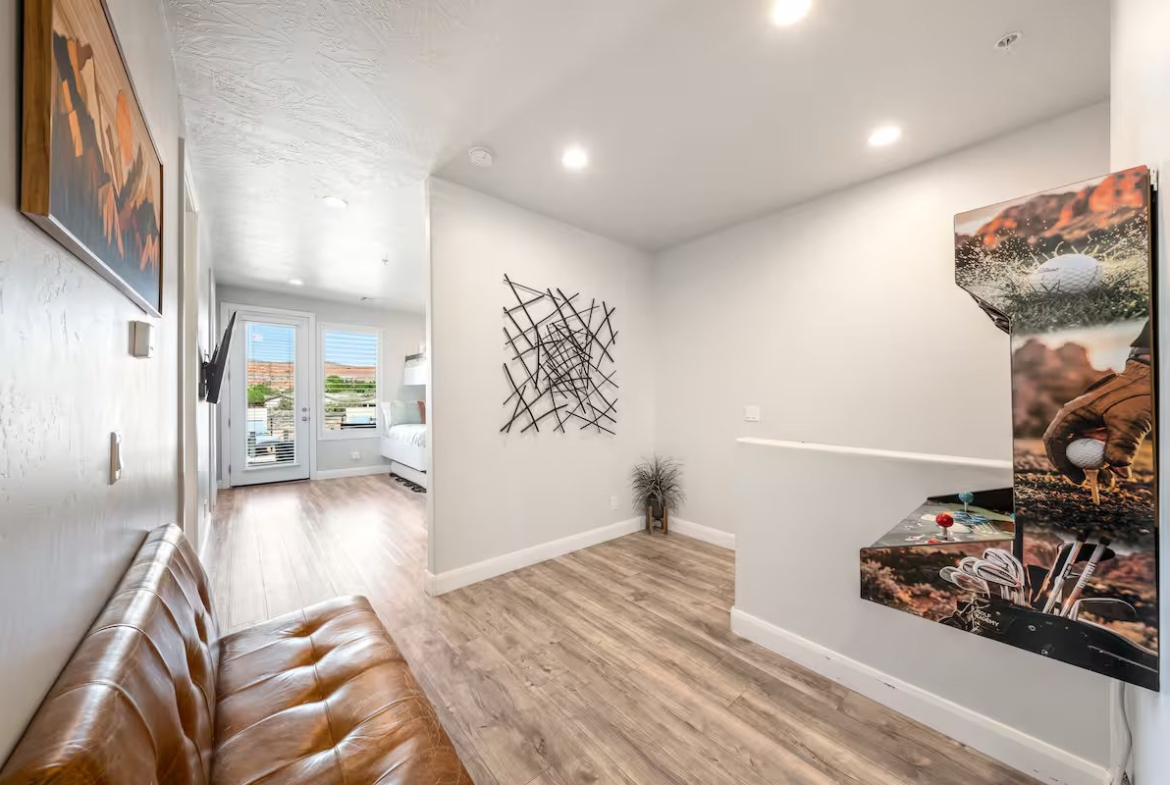 3 King, 2 Bunk Rms, Prvt Hottub, Arcades, Sleeps16