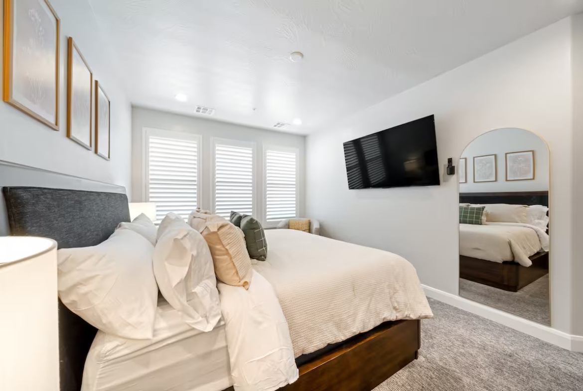 3 King, 2 Bunk Rms, Prvt Hottub, Arcades, Sleeps16