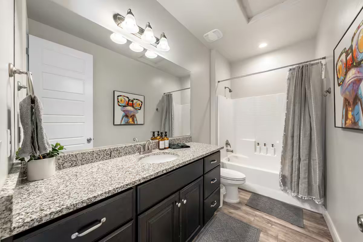 64a1b21b-cfb3-4739-8a58-e82b9049d97e 3 King, 2 Bunk Rms, Prvt Hottub, Arcades, Sleeps16