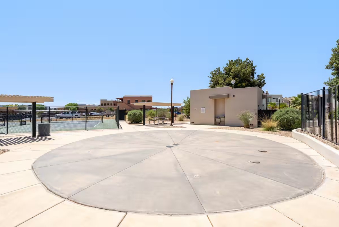 3 King, 2 Bunk Rms, Prvt Hottub, Arcades, Sleeps16