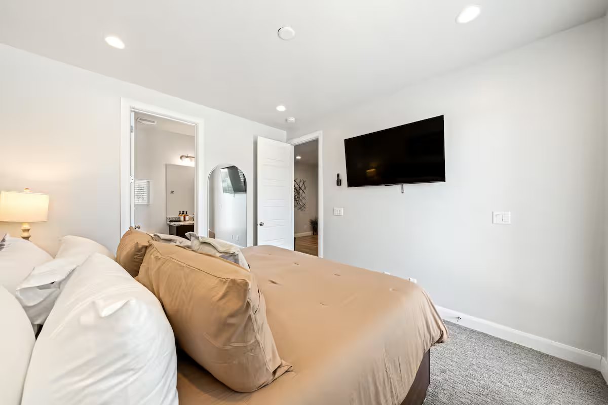 b0ffa63a-14a4-46d0-b5a0-d9259264a9e3 3 King, 2 Bunk Rms, Prvt Hottub, Arcades, Sleeps16