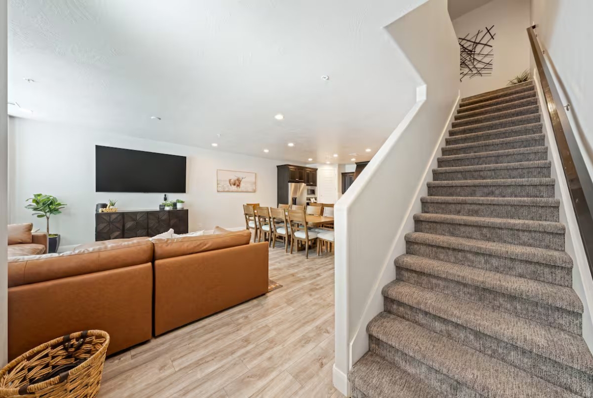 3 King, 2 Bunk Rms, Prvt Hottub, Arcades, Sleeps16