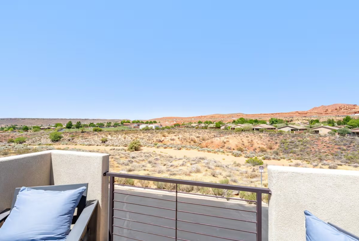 3 King, 2 Bunk Rms, Prvt Hottub, Arcades, Sleeps16